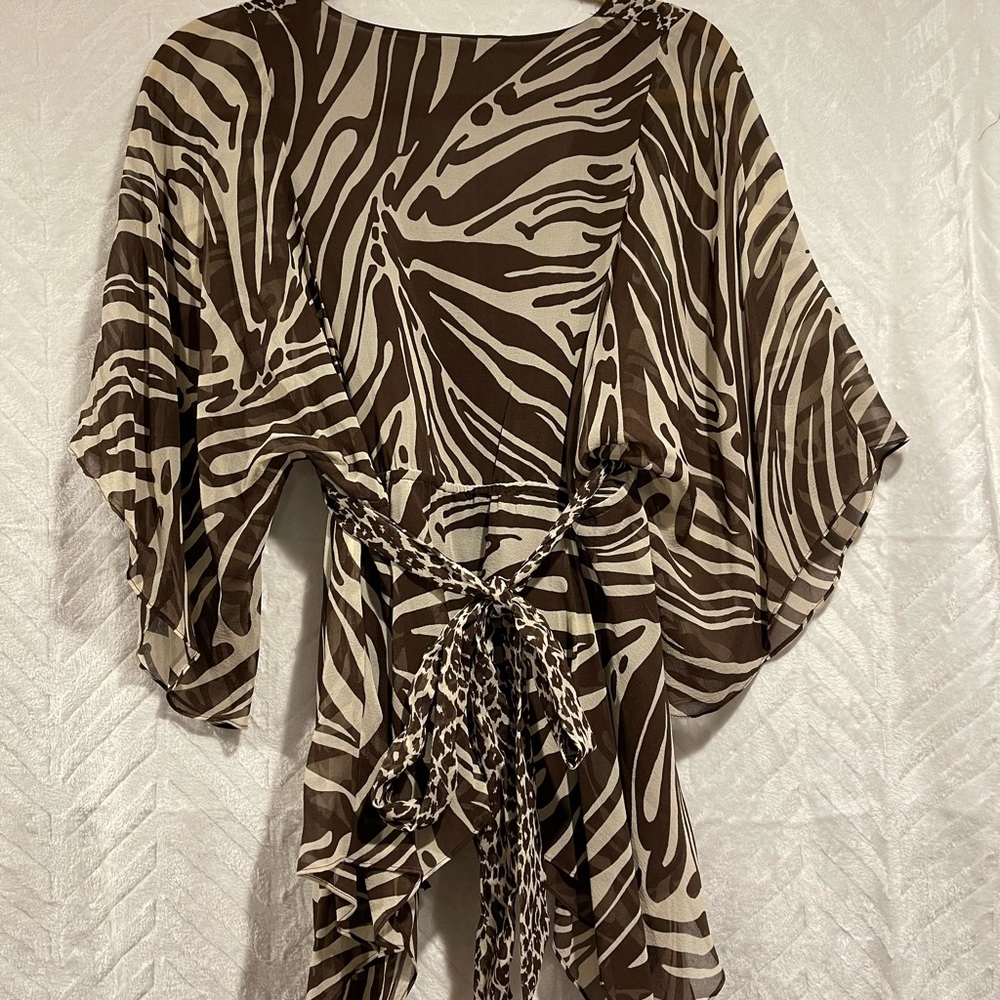 Beautiful Tiger Top - Picture 7 of 7